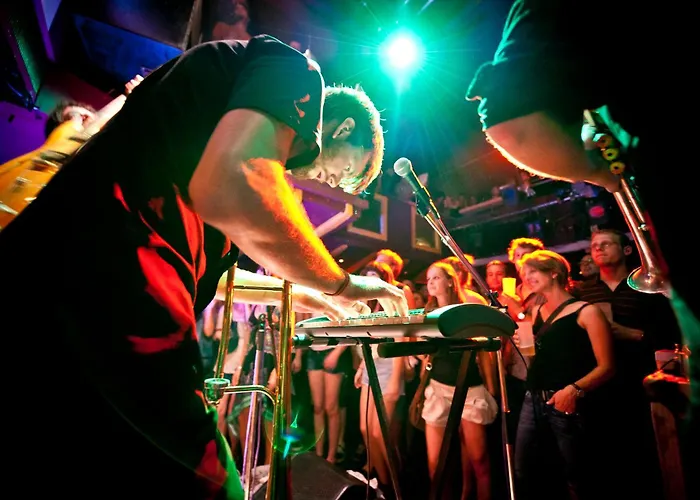 Hotel Albani Bar Of Music